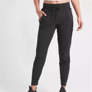 Athleta black Trekkie jogger
